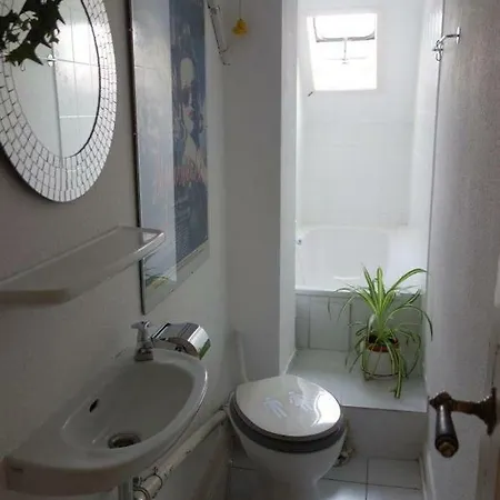 Schone Altbauwohnung Mit Balkon * ויסבאדן