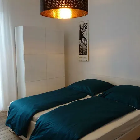 בית אירוח Schone Altbauwohnung Mit Balkon *