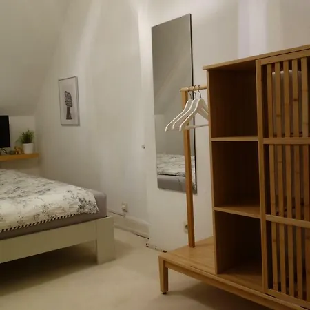 Séjour chez l'habitant Schone Altbauwohnung Mit Balkon *